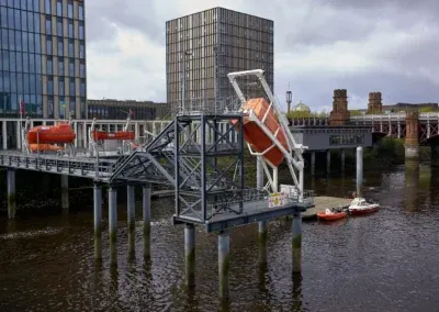 Équipements prêts à porter secours aux malheureux naufrageurs de la Clyde