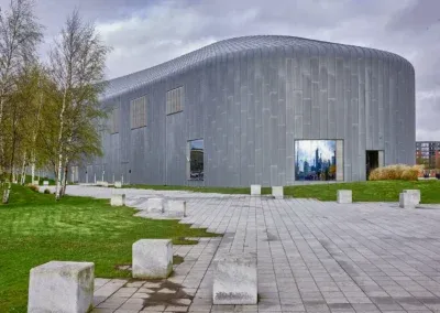 un autre aperçu du revêtement en feuilles de Zinc à joint debout...