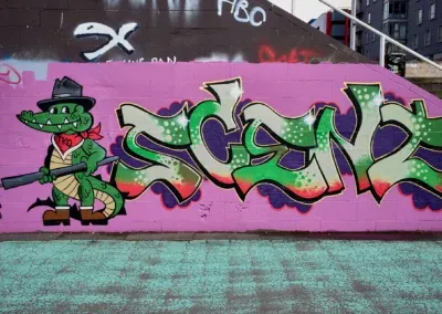 Fresques sur les quais de la Clyde River...rigolotes et colorées.