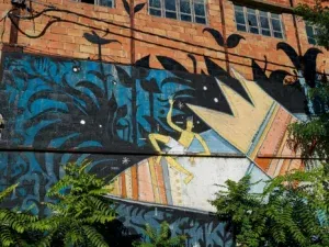 Detail of the fresco by Adec & Nhobi Place du Souvenir