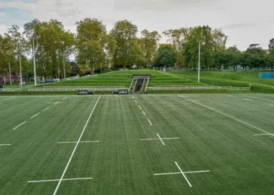 In the city center of Bayonne we discover this perfectly maintained rugby plot